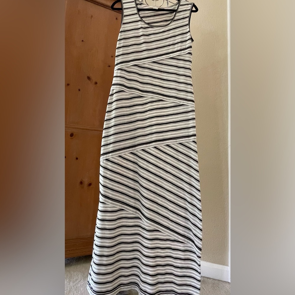 Max Studio Black/Gray/White Striped Maxi sleeveless Large